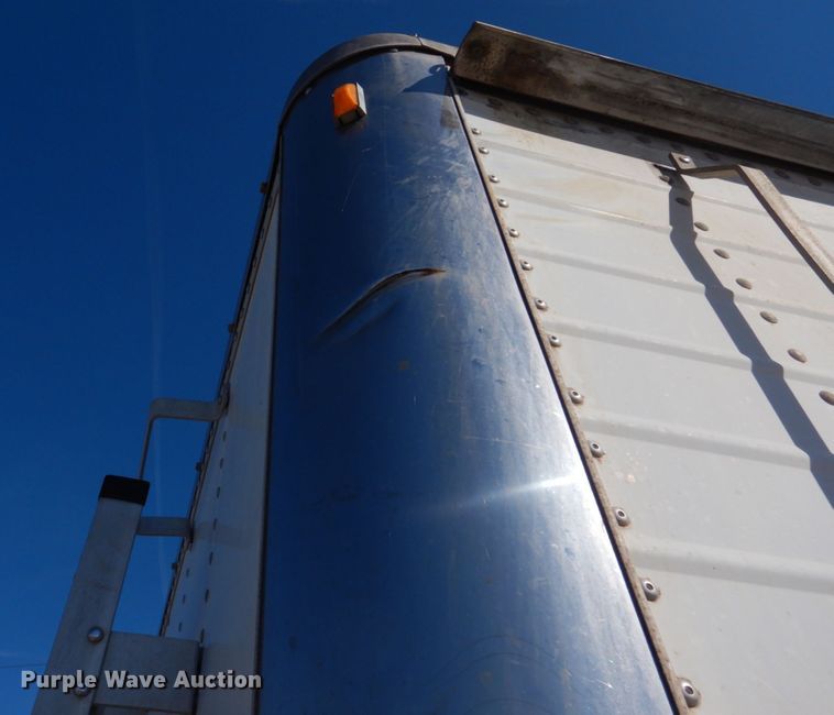 image for item DH8217 2000 Wilson DWH-400 Pace Setter  grain trailer