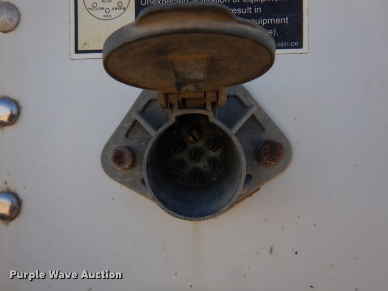 image for item DH8217 2000 Wilson DWH-400 Pace Setter  grain trailer