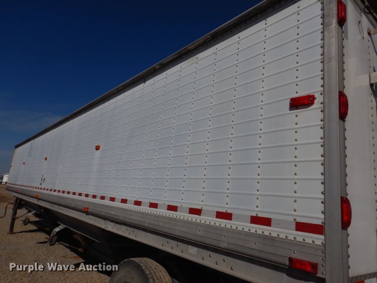 image for item DH8217 2000 Wilson DWH-400 Pace Setter  grain trailer