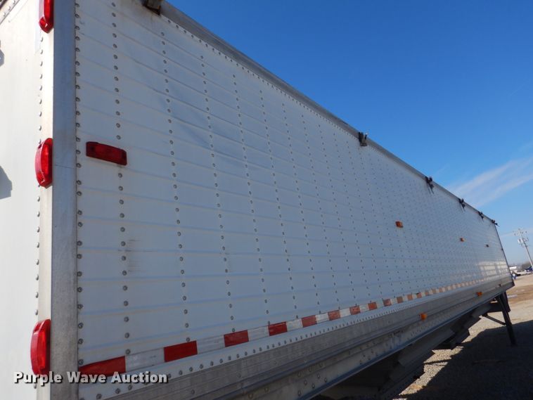 image for item DH8217 2000 Wilson DWH-400 Pace Setter  grain trailer