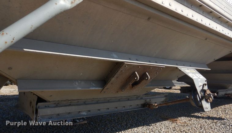 image for item DH8217 2000 Wilson DWH-400 Pace Setter  grain trailer