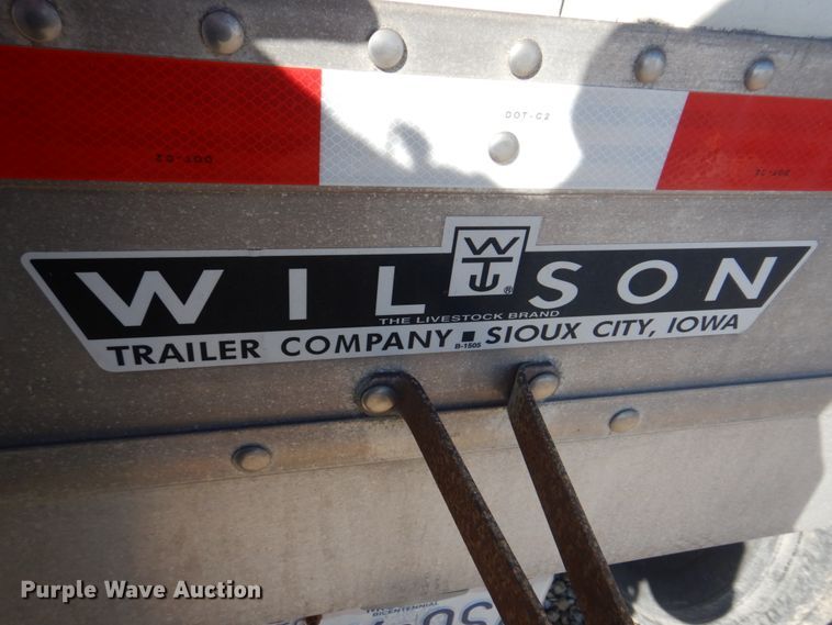 image for item DH8217 2000 Wilson DWH-400 Pace Setter  grain trailer