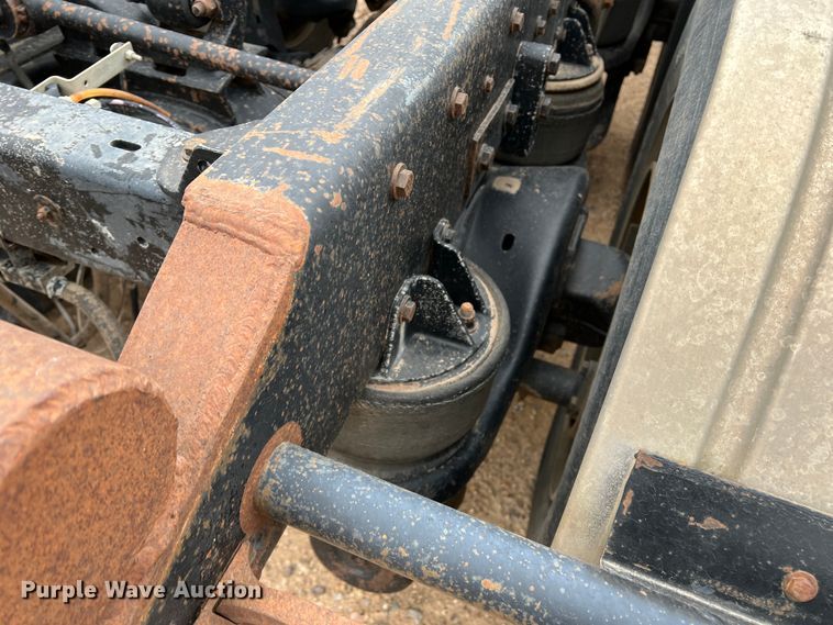 image for item DJ7616 1993 Kenworth T400  semi truck