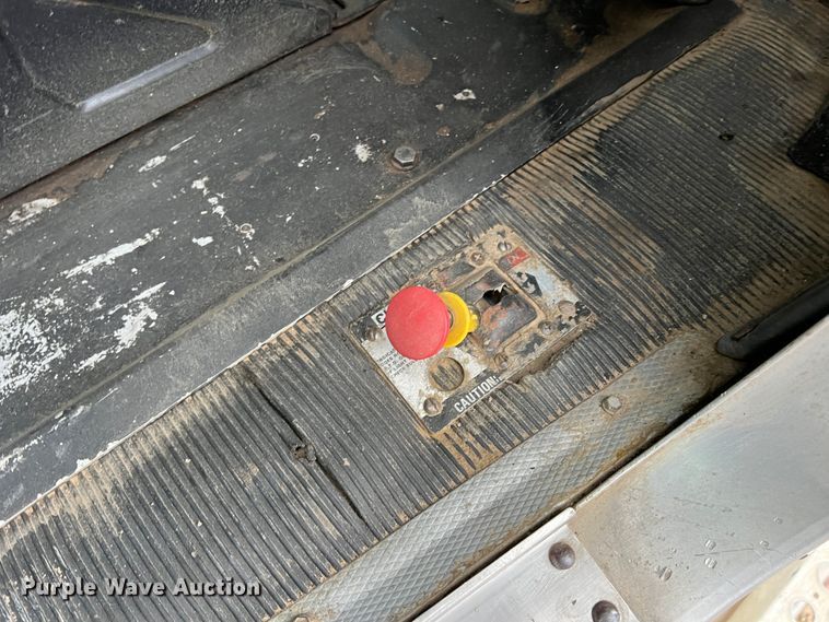 image for item DJ7616 1993 Kenworth T400  semi truck