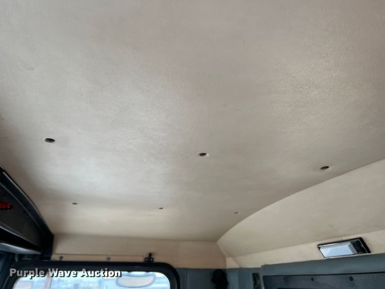 image for item DJ7616 1993 Kenworth T400  semi truck