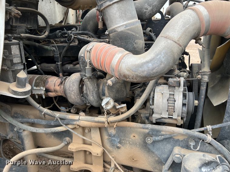 image for item DJ7616 1993 Kenworth T400  semi truck