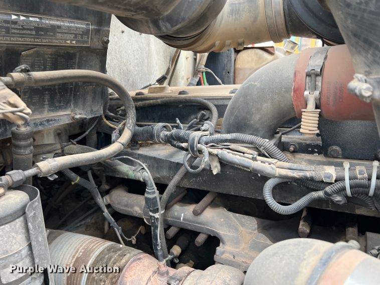 image for item DJ7616 1993 Kenworth T400  semi truck