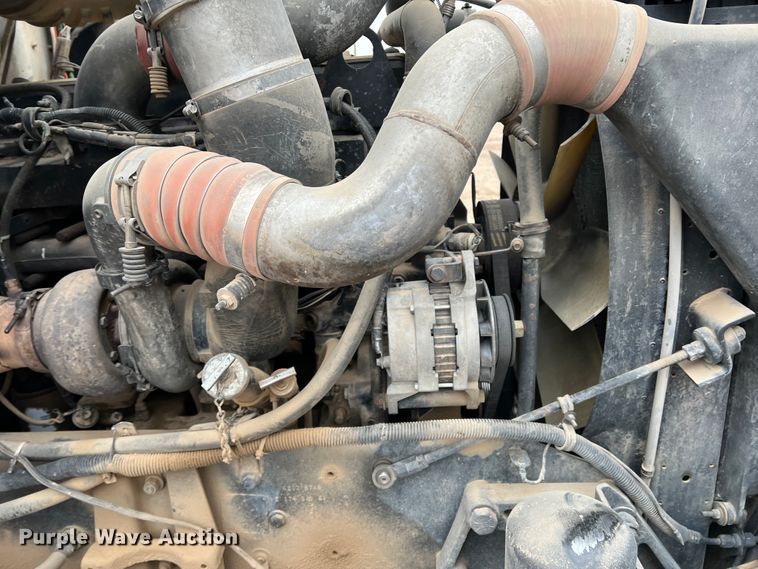 image for item DJ7616 1993 Kenworth T400  semi truck