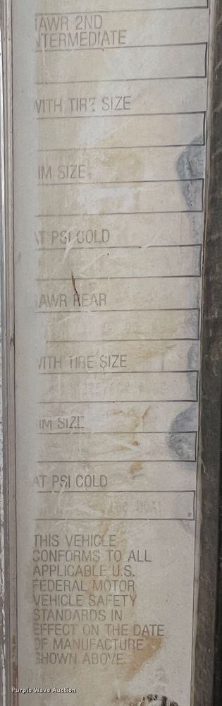 image for item DJ7616 1993 Kenworth T400  semi truck