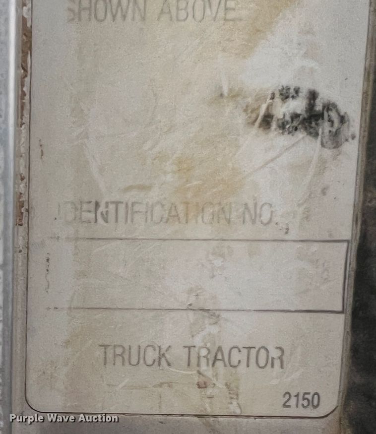 image for item DJ7616 1993 Kenworth T400  semi truck