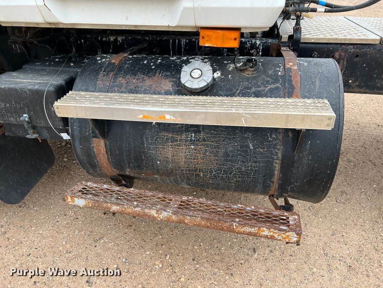 image for item DJ7617 1990 Mack CH613  semi truck