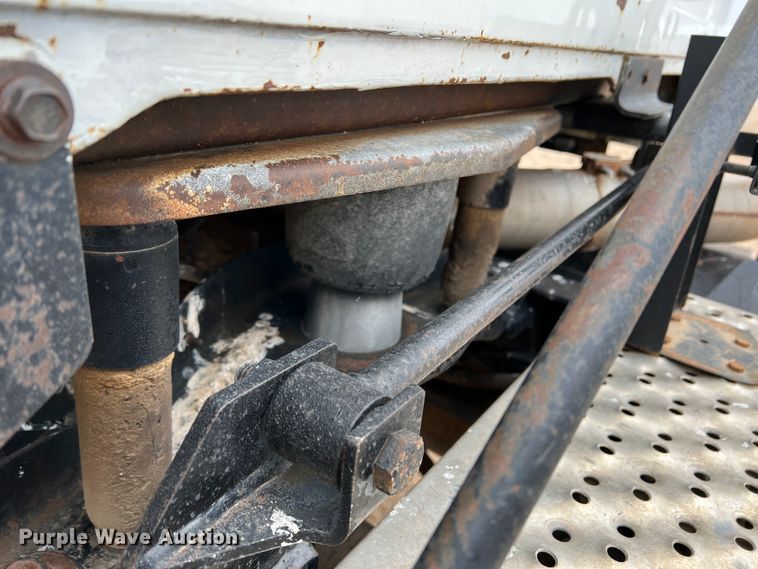 image for item DJ7617 1990 Mack CH613  semi truck