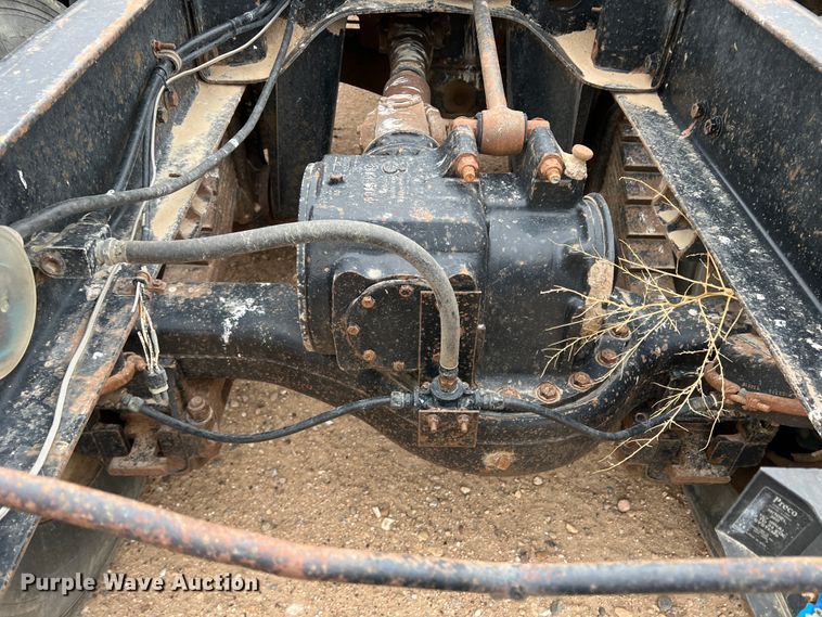 image for item DJ7617 1990 Mack CH613  semi truck