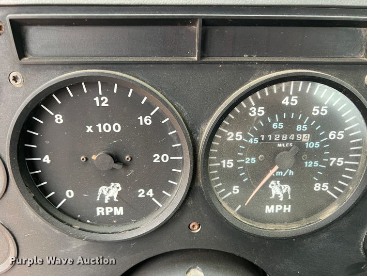 image for item DJ7617 1990 Mack CH613  semi truck