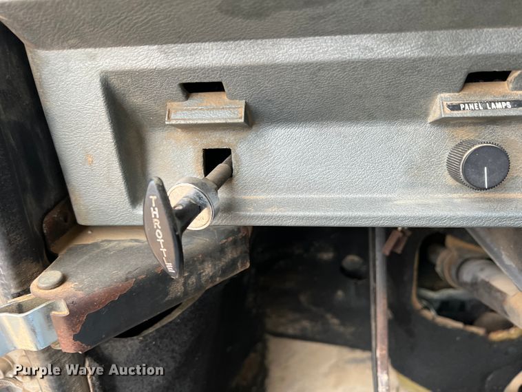 image for item DJ7617 1990 Mack CH613  semi truck