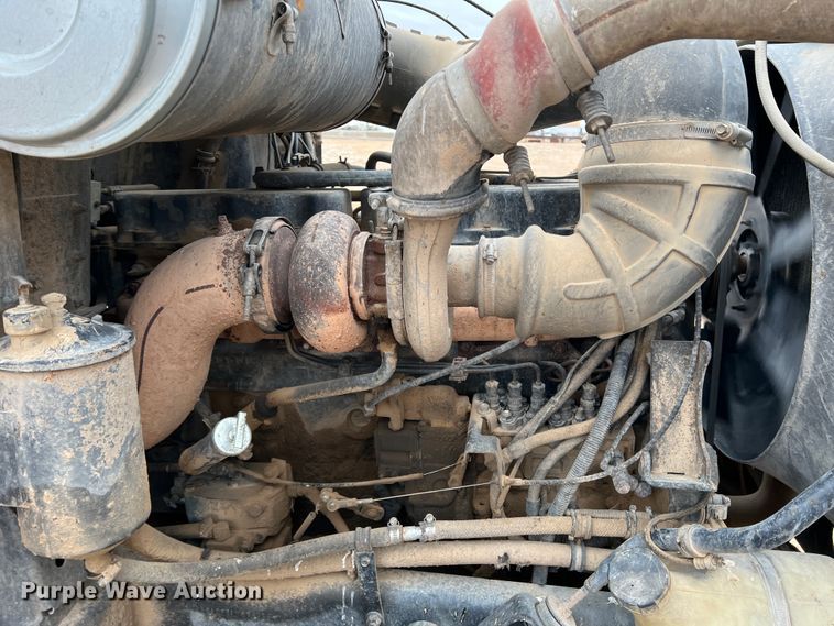 image for item DJ7617 1990 Mack CH613  semi truck