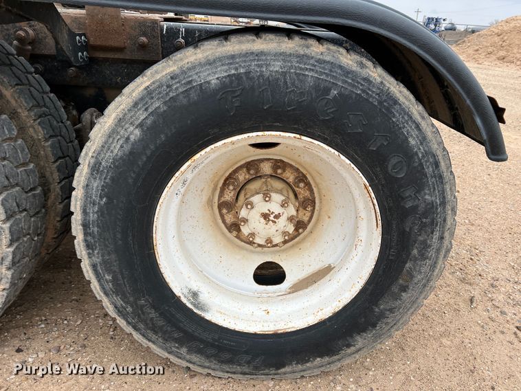 image for item DJ7617 1990 Mack CH613  semi truck