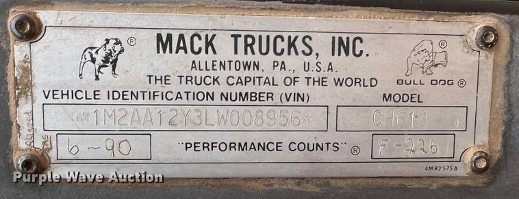 image for item DJ7617 1990 Mack CH613  semi truck