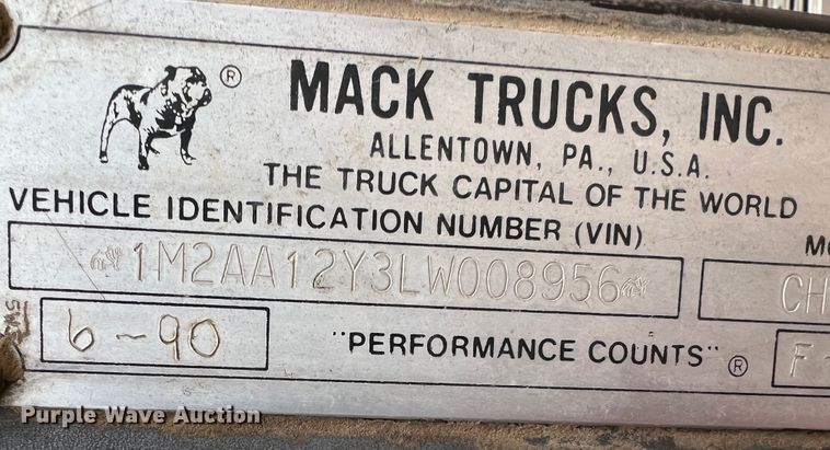 image for item DJ7617 1990 Mack CH613  semi truck
