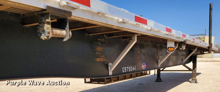 image for item DJ8930 2009 Utility Trailers  flatbed trailer