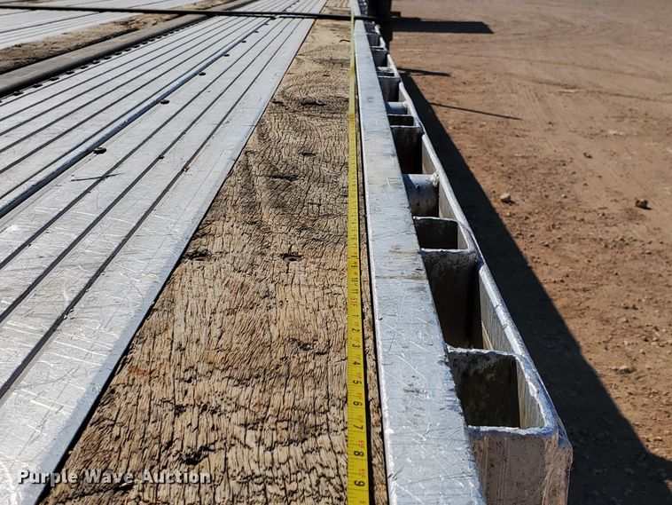 image for item DJ8930 2009 Utility Trailers  flatbed trailer