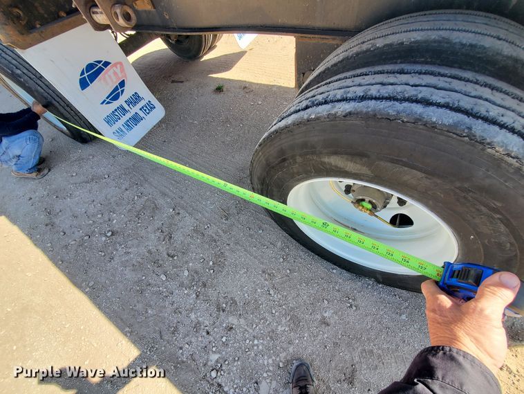 image for item DJ8930 2009 Utility Trailers  flatbed trailer