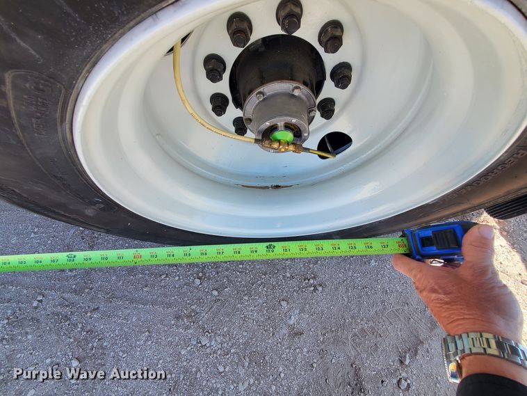 image for item DJ8930 2009 Utility Trailers  flatbed trailer