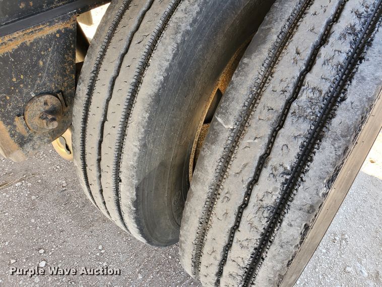 image for item DJ8930 2009 Utility Trailers  flatbed trailer