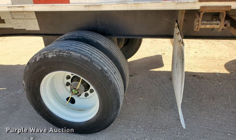 image for item DJ8930 2009 Utility Trailers  flatbed trailer