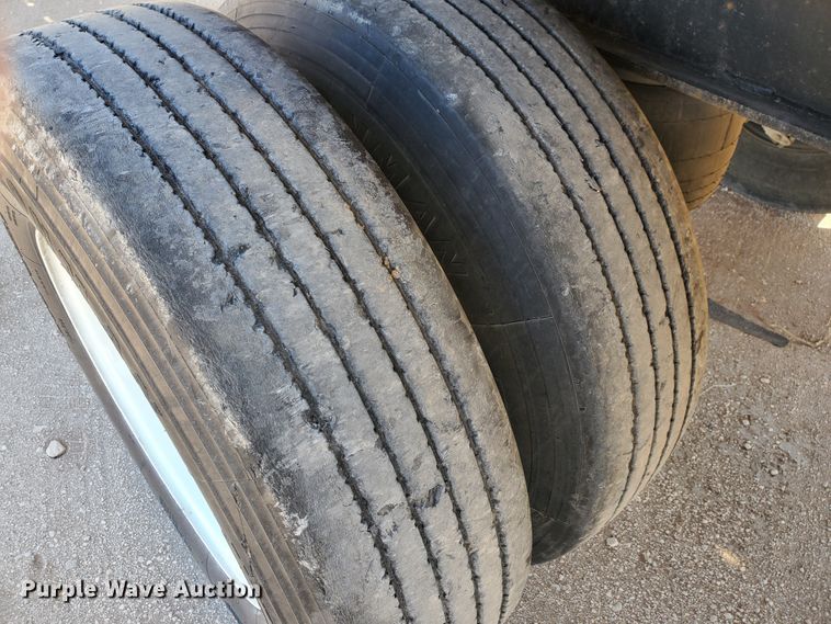 image for item DJ8930 2009 Utility Trailers  flatbed trailer