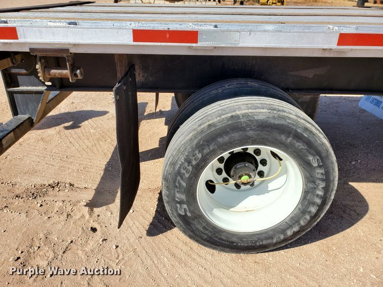 image for item DJ8930 2009 Utility Trailers  flatbed trailer