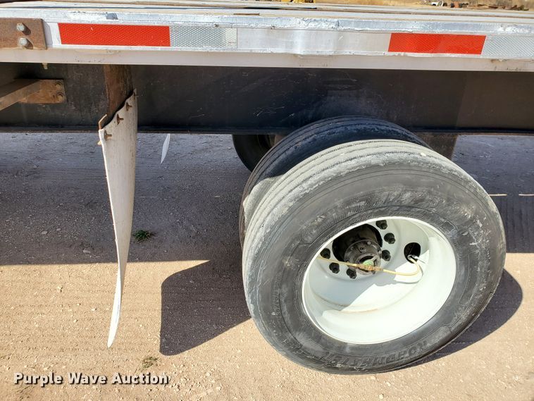 image for item DJ8930 2009 Utility Trailers  flatbed trailer