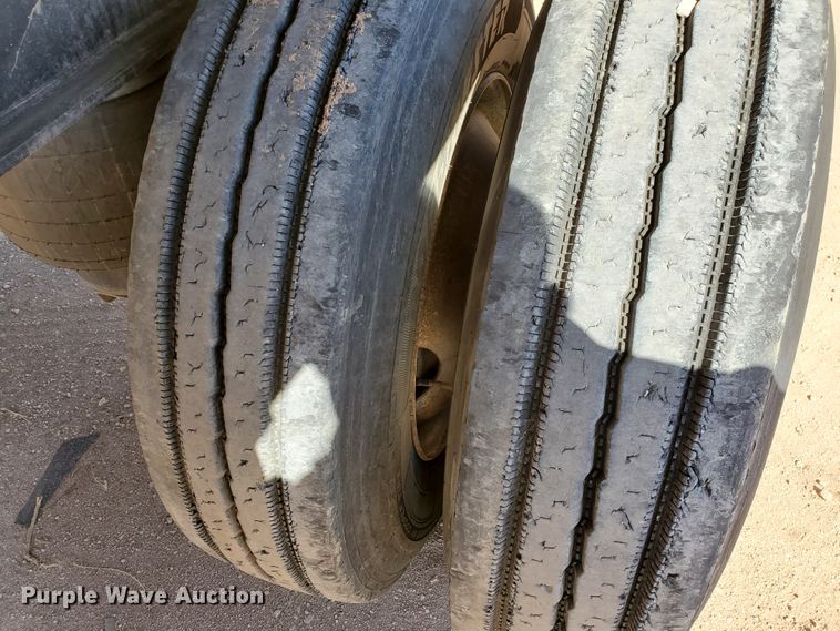 image for item DJ8930 2009 Utility Trailers  flatbed trailer