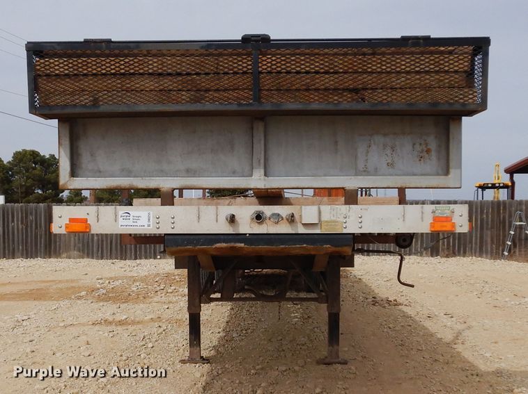 image for item DK0255 2000 Transcraft  flatbed trailer