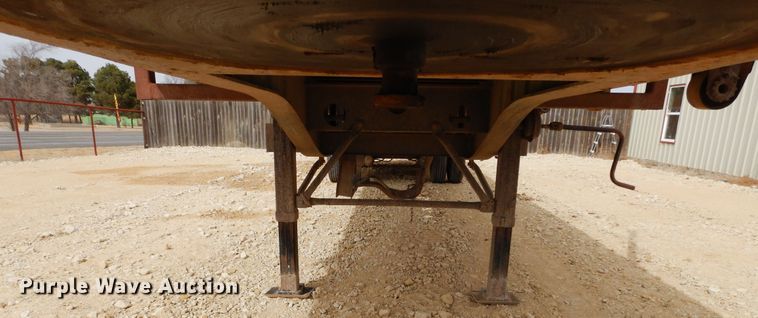 image for item DK0255 2000 Transcraft  flatbed trailer