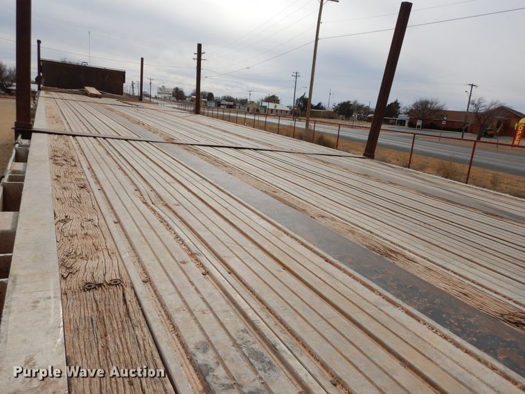 image for item DK0255 2000 Transcraft  flatbed trailer