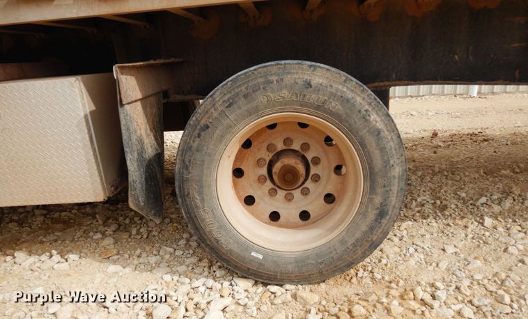 image for item DK0255 2000 Transcraft  flatbed trailer