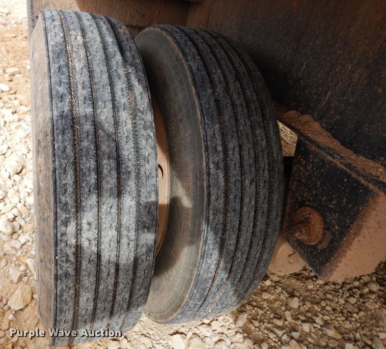 image for item DK0255 2000 Transcraft  flatbed trailer