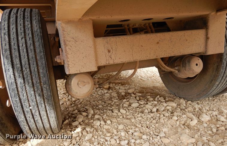 image for item DK0255 2000 Transcraft  flatbed trailer