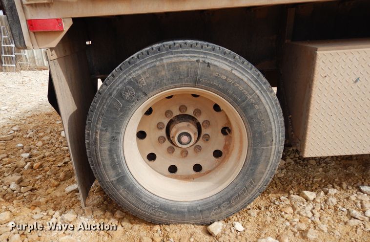 image for item DK0255 2000 Transcraft  flatbed trailer