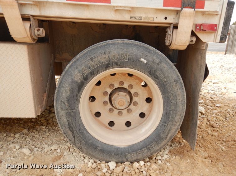 image for item DK0255 2000 Transcraft  flatbed trailer