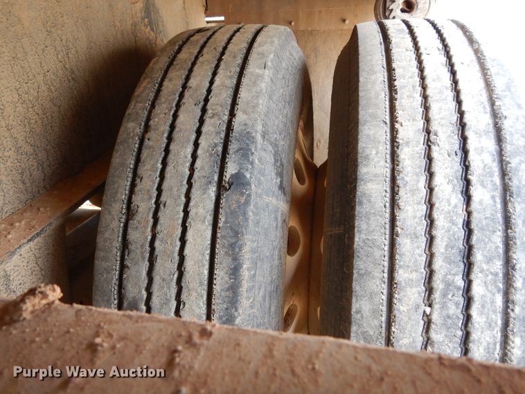 image for item DK0255 2000 Transcraft  flatbed trailer