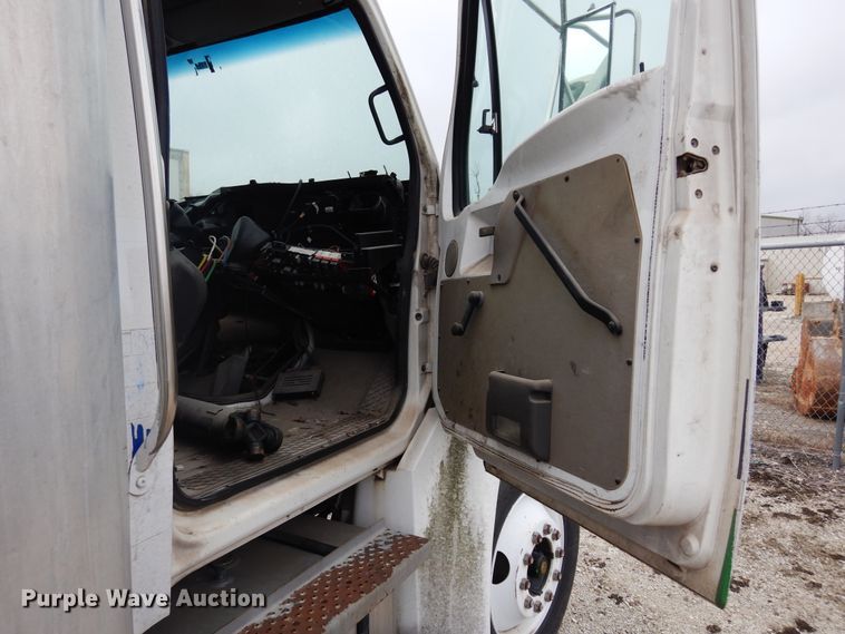 image for item DK0285 2005 Sterling Acterra  box truck