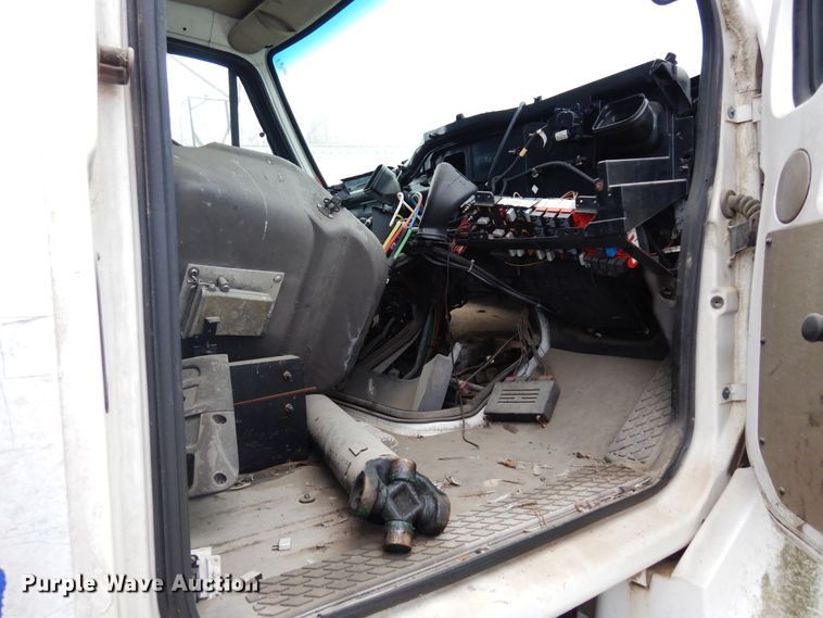 image for item DK0285 2005 Sterling Acterra  box truck