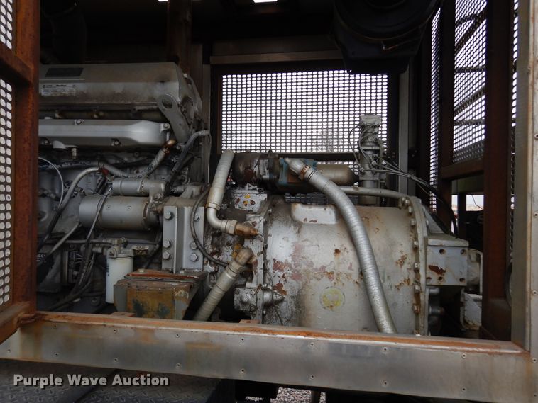 image for item DK0286 2000 International 2554  truck with pump