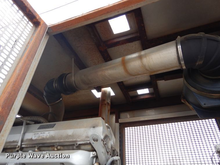 image for item DK0286 2000 International 2554  truck with pump