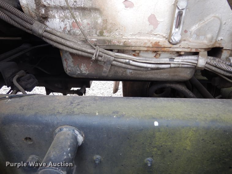 image for item DK0286 2000 International 2554  truck with pump