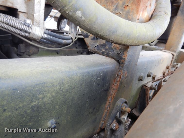 image for item DK0286 2000 International 2554  truck with pump