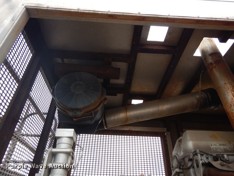 image for item DK0286 2000 International 2554  truck with pump