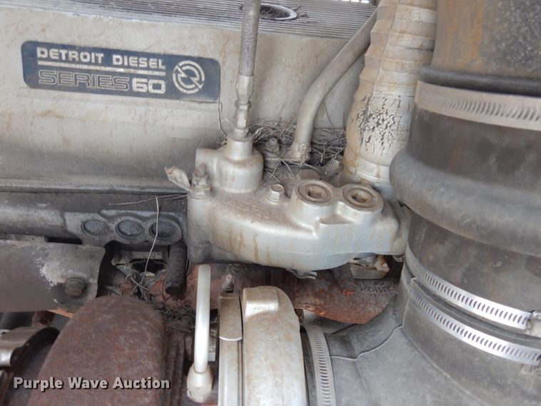 image for item DK0286 2000 International 2554  truck with pump